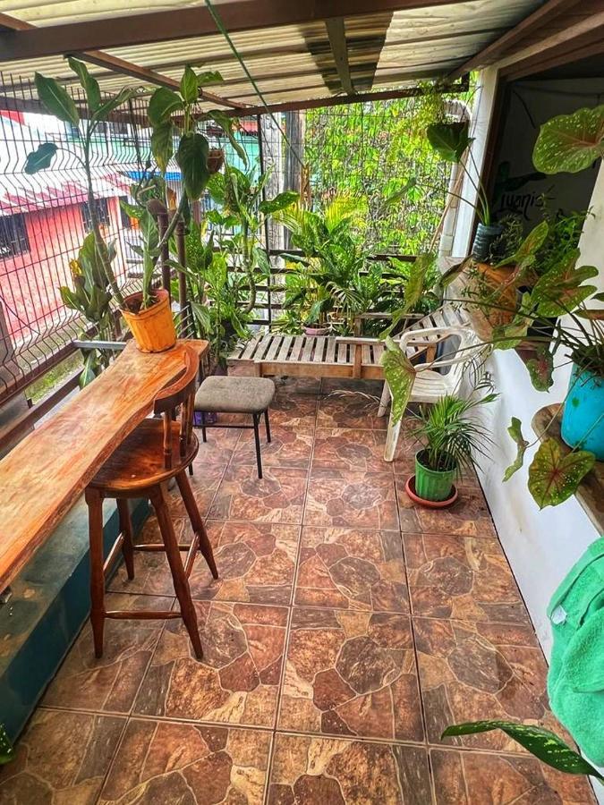 Bato'S Hostel Quepos Exterior photo