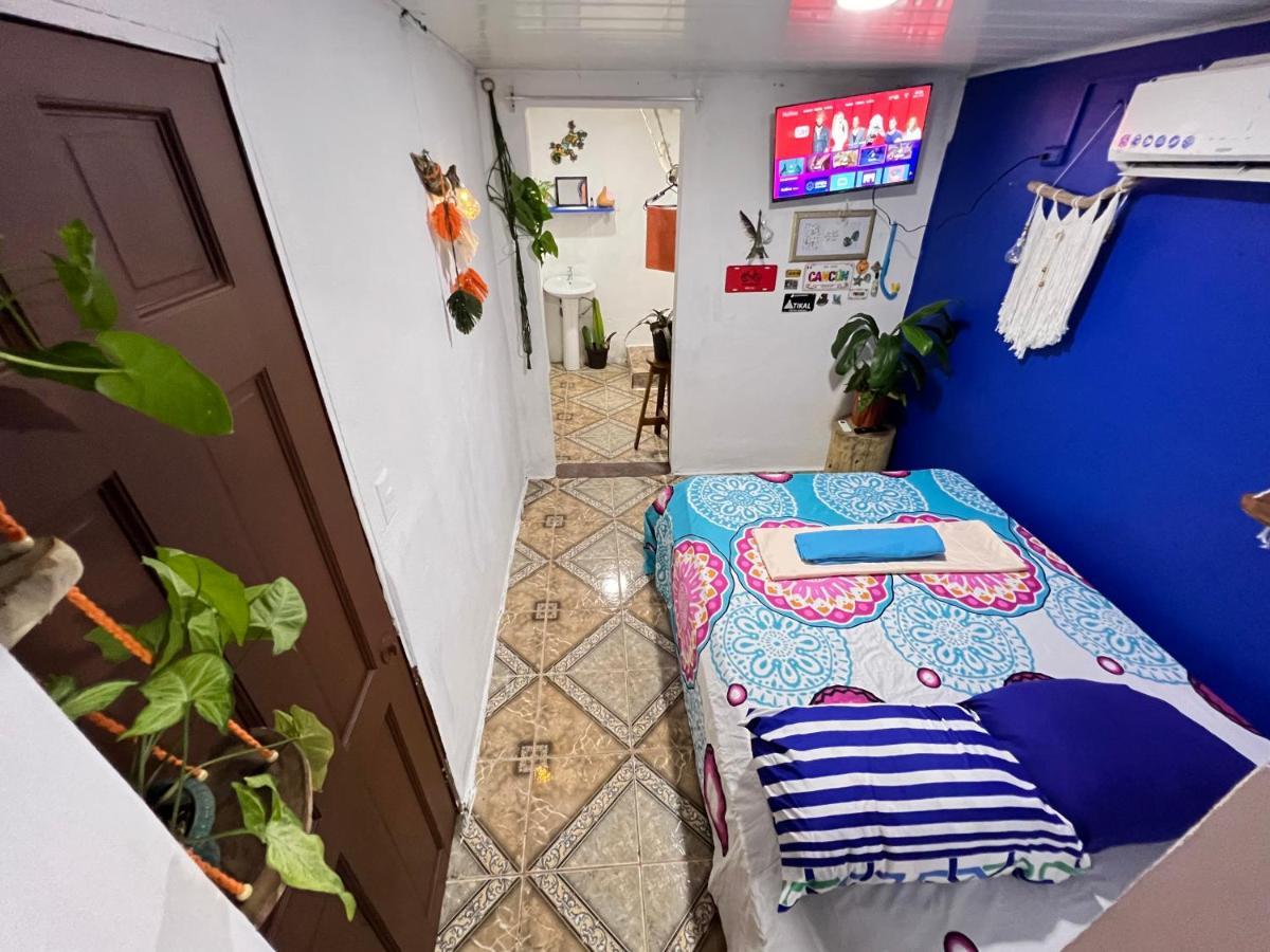Bato'S Hostel Quepos Exterior photo